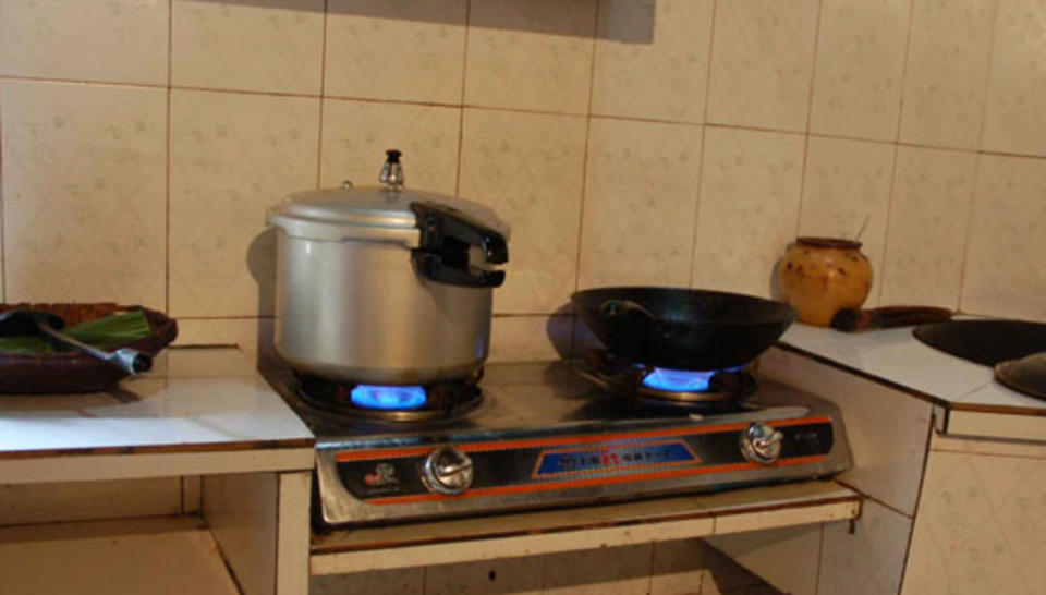 Pour la survie des pandas… et des montagnards du Sichuan diaporama,4527-Biogas-pressure-cooker-Tang-Shang.jpeg