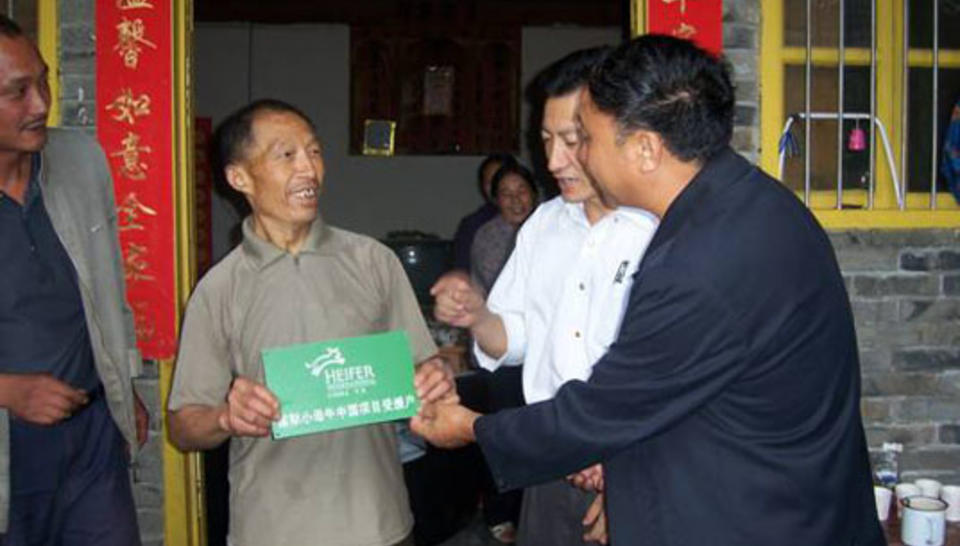 Pour la survie des pandas… et des montagnards du Sichuan diaporama,4545-Selecting-recipient-families.jpeg